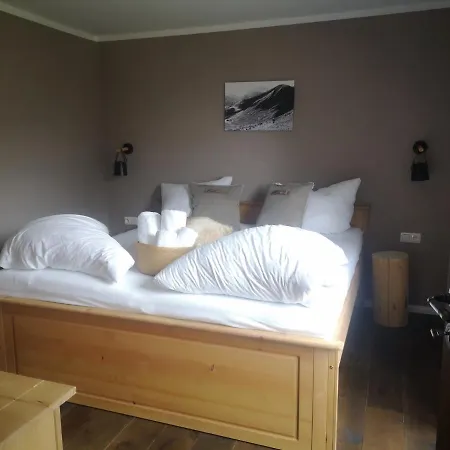 Haus Almrausch Апартаменты *