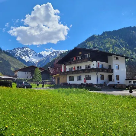 Haus Almrausch Апартаменты *